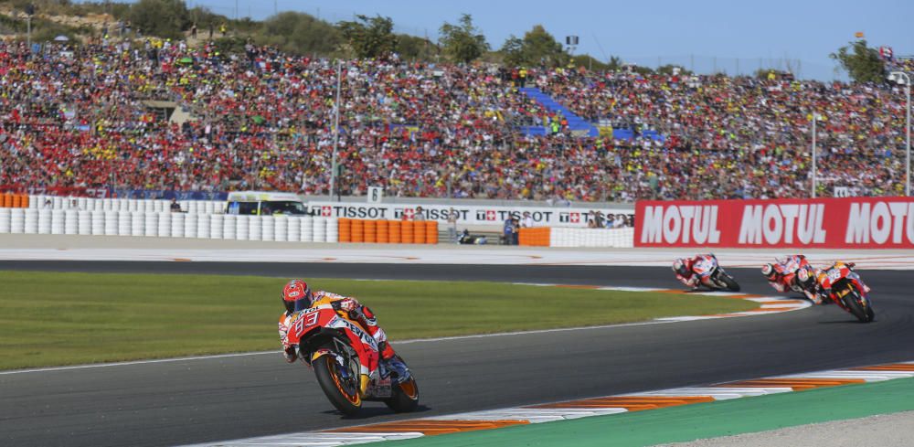 Gran ambiente en el GP de Cheste