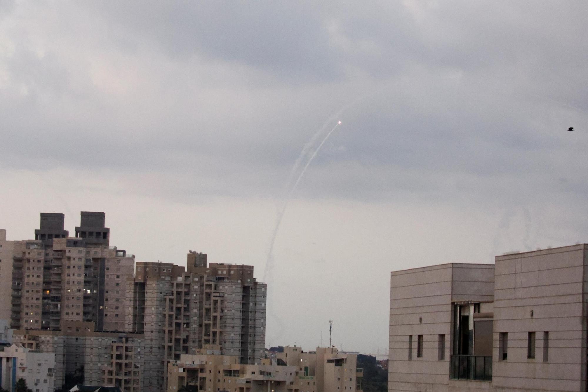 Ataque procedente de la Franja de Gaza en Ashkelon, Israel.