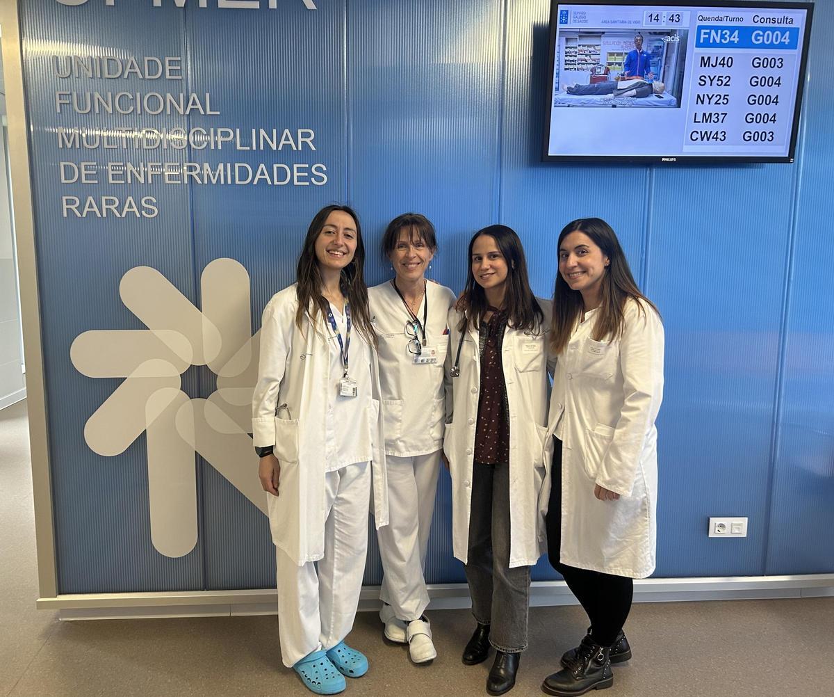 Desde la izquierda: la digestóloga María Rodríguez; la enfermera Raquel Montes; la pediatra Aída del Campo; y la neumóloga Cristina Ramos.