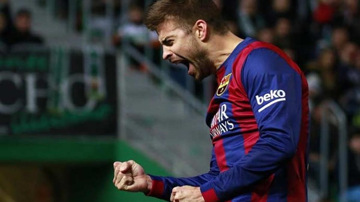 Piqué celebrando su gol ante el Elche