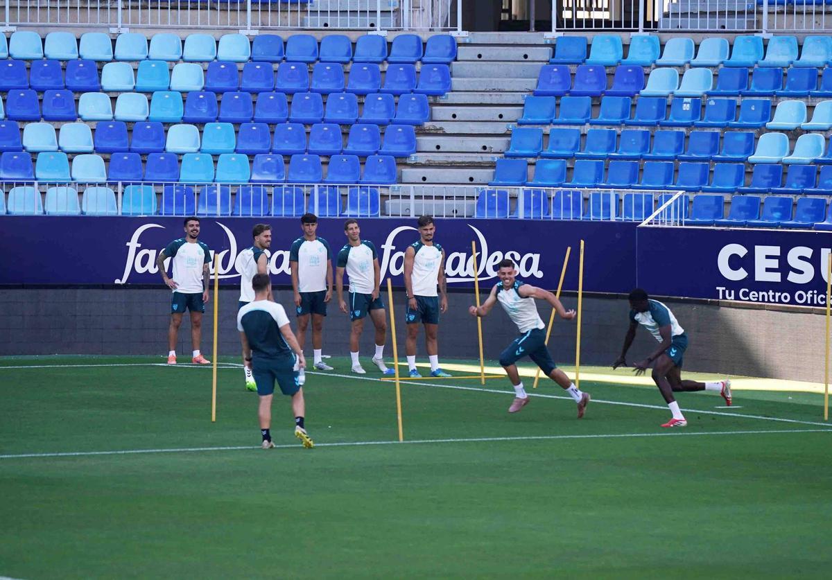 El Málaga CF en el entrenamiento este viernes.