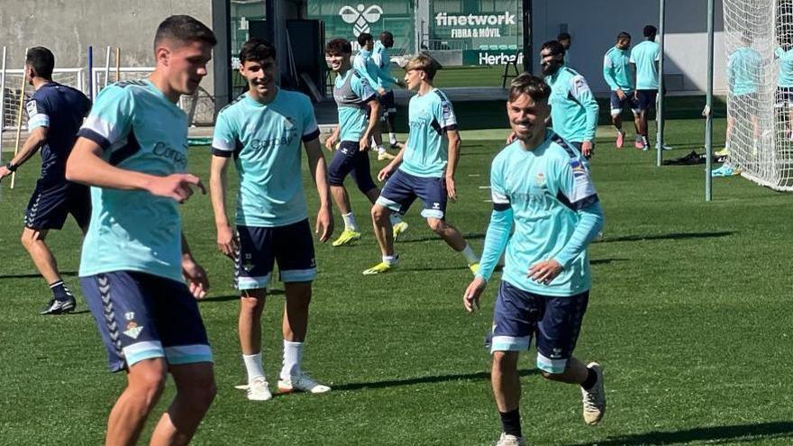 Jesús Rodríguez presente en el entrenamiento previo del Betis antes de viajar a Vallecas