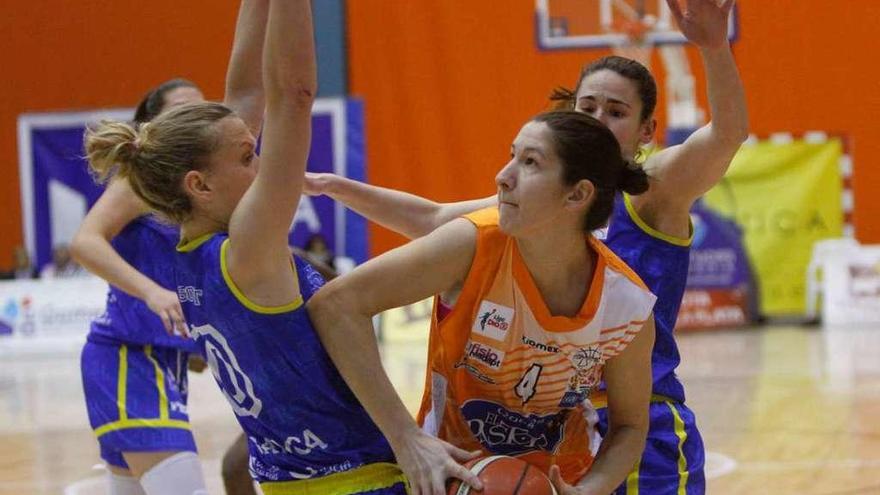 Jelena Ivezic, durante el duelo ante el Estudiantes.