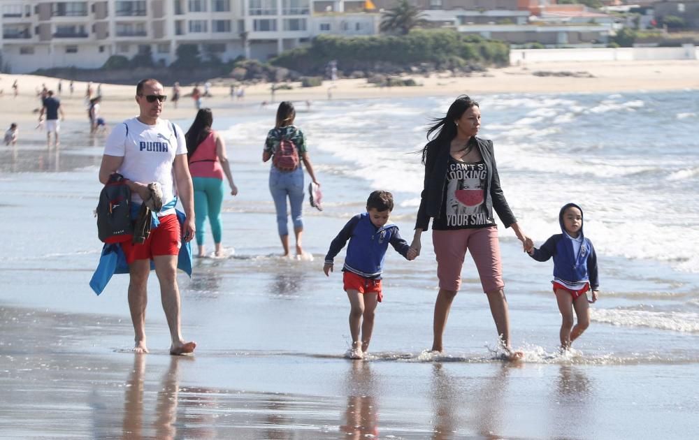 Varios vecinos escogieron Samil para pasear.