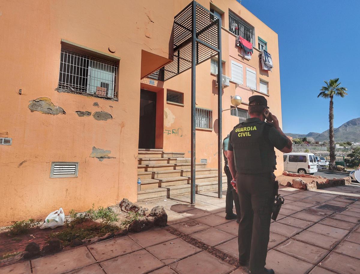 Guardias civiles donde ocurrió el crimen machista en Arona