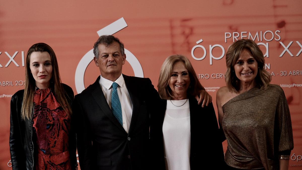 Fotos de la alfombra roja de los Premios Opera XXI