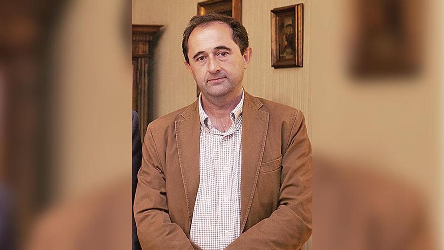 Xulio Viejo recoge el sábado en El Entrego el premio a mejor libro en asturiano