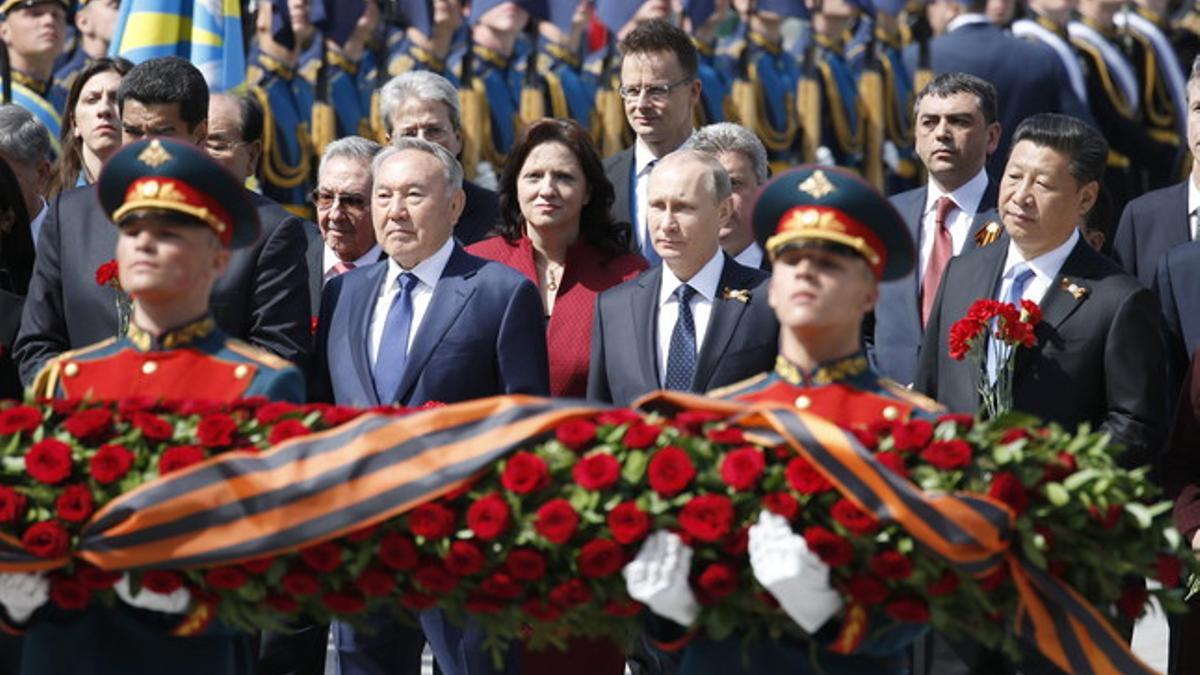 Vladimir Putin, presidente de Rusia, junto a sus homólogos de Venezuela, Nicolás Maduro, y de China, Xi Jinping, entre otros, en la celebración de la victoria sobre los nazis, hoy, en Moscú