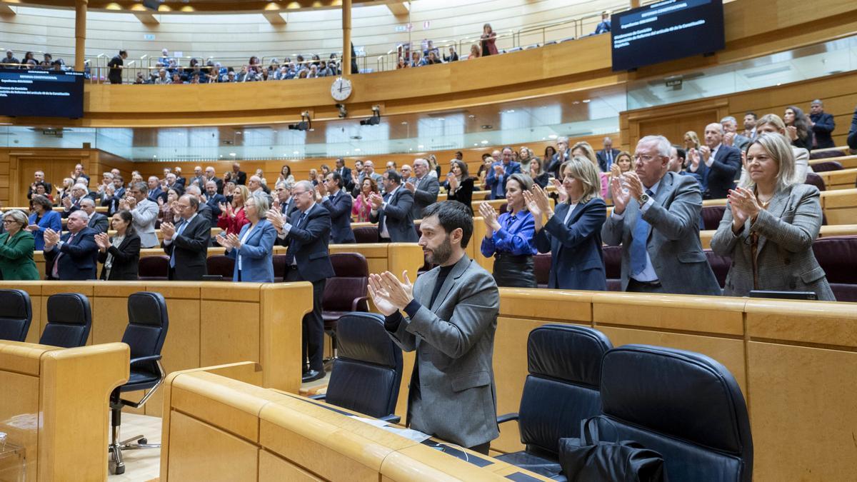 El ministro de Derechos Sociales, Consumo y Agenda 2030, Pablo Bustinduy, durante una sesión plenaria en el Senado, a 25 de enero de 2024, en Madrid (España).