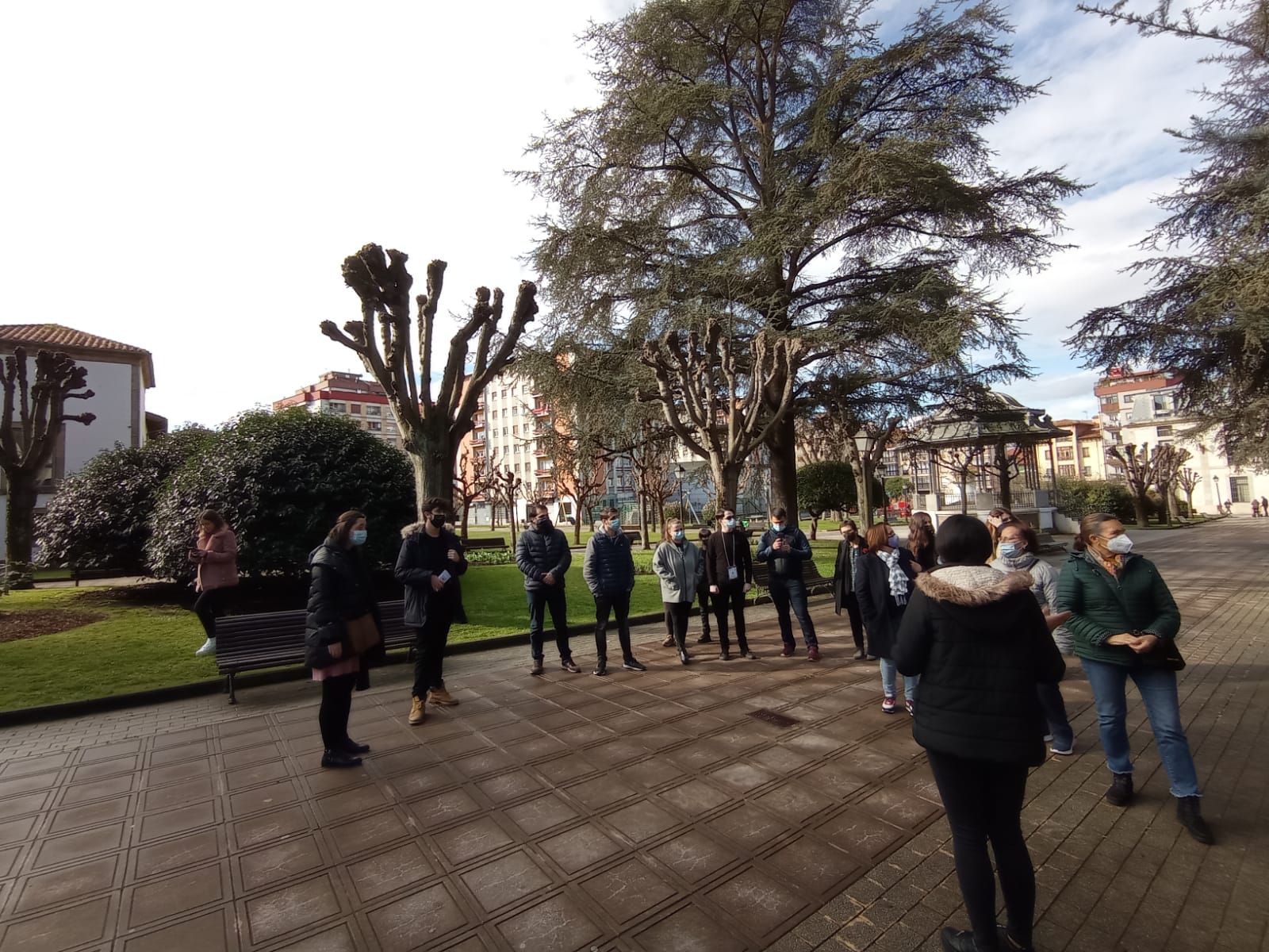 Así ha sido la primera visita guiada a Pola de Siero hecha por los estudiantes de turismo