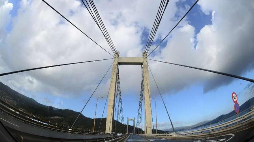 El puente de Rande pasará a tener tres carriles para cada sentido.