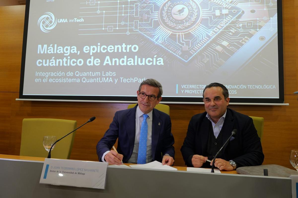 El consejero de Industria, Energía y Minas de la Junta de Andalucía, Jorge Paradela, y el presidente de Quantum Labs, Javier Romero.