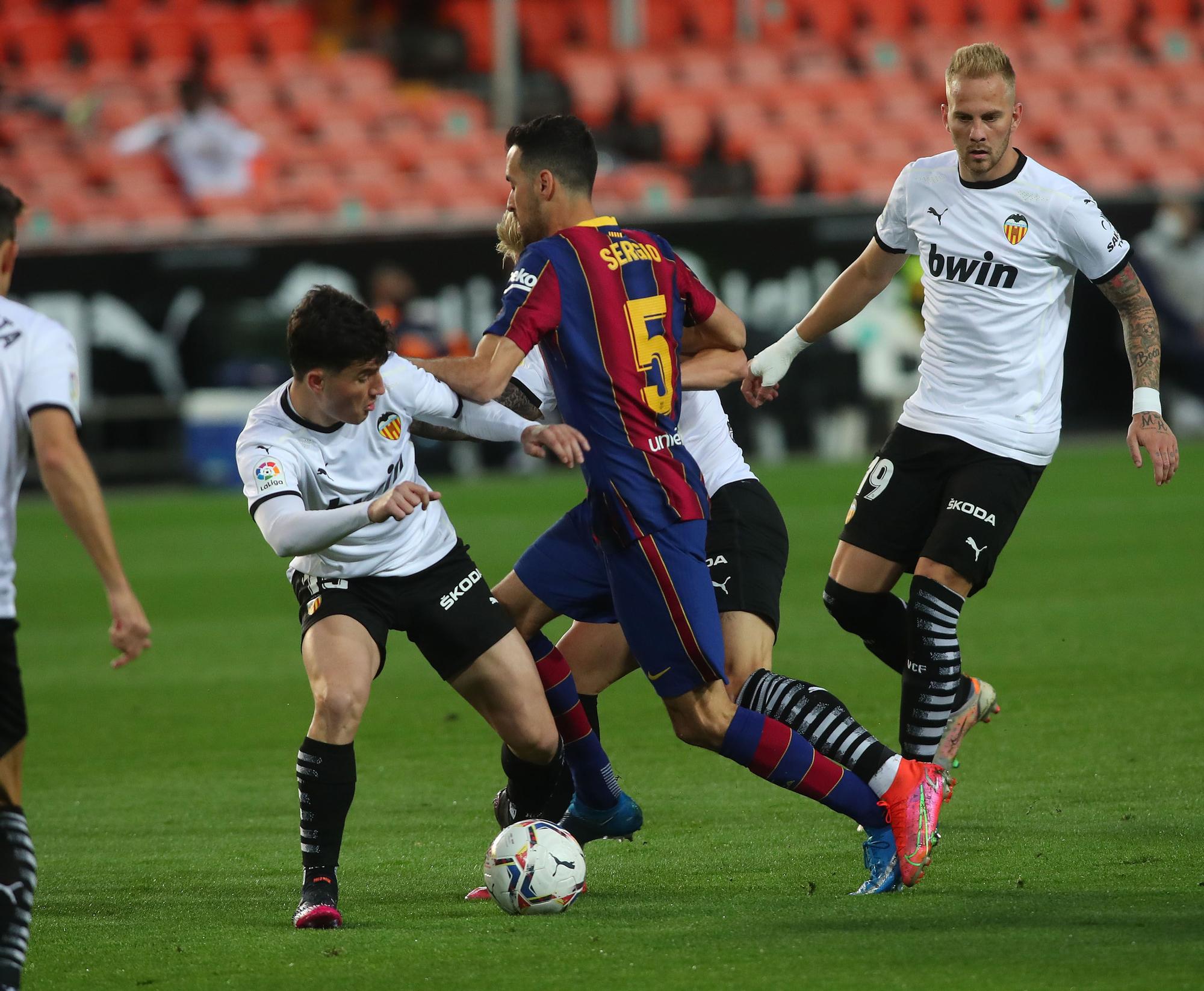 Todas las imágenes del partido entre el Valencia CF y el Barcelona