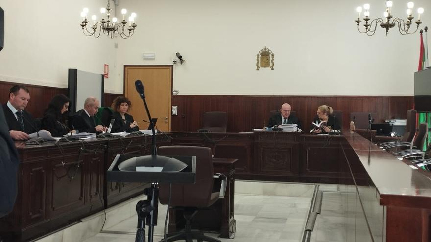 Más de 400 llamadas un fin de semana y blogs para insultar: los abogados incrementan sus peticiones de amparo frente al acoso de clientes