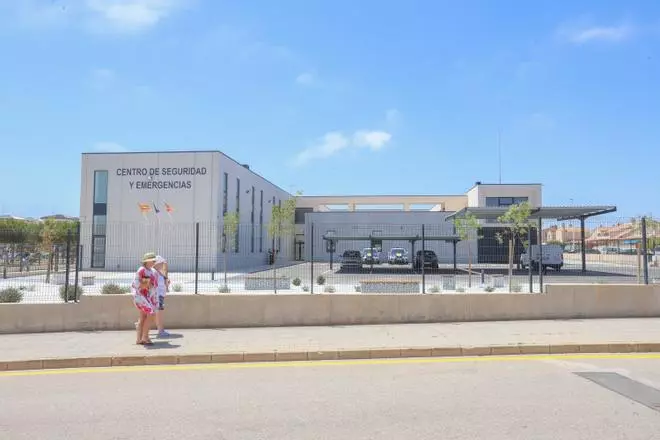 Un centro de 4.700 metros cuadrados en Orihuela Costa solo para Policía Local y Extranjería