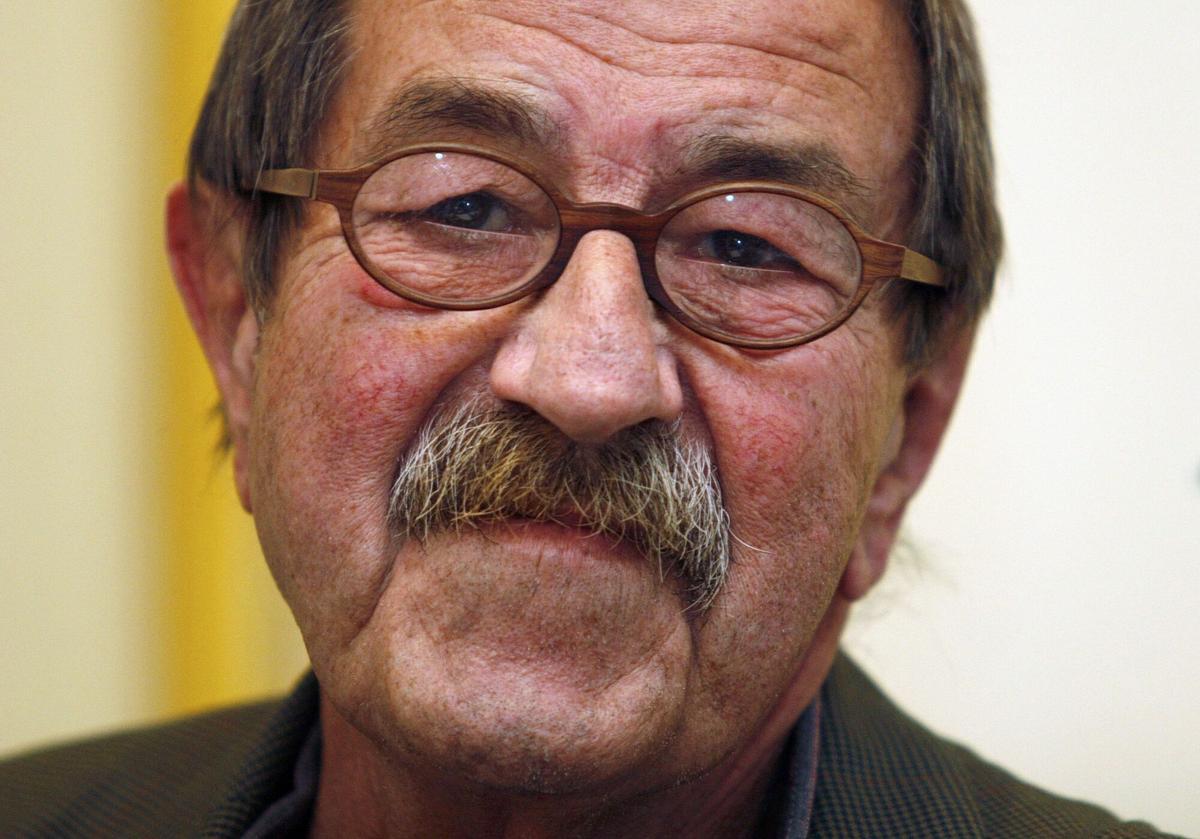 El Premio Nobel de Literatura  Gunter Grass.