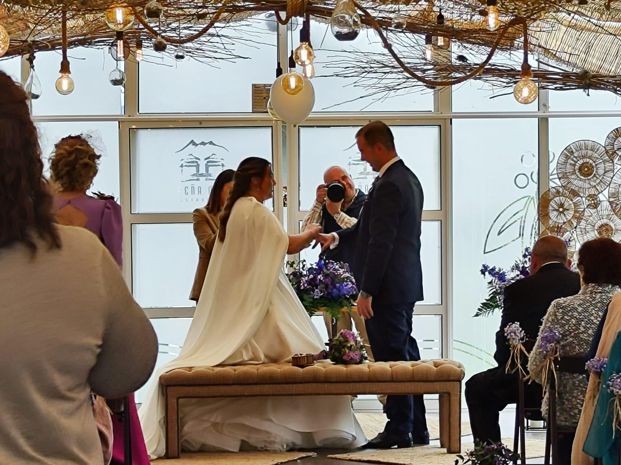 La boda de María y Adrián, en imágenes