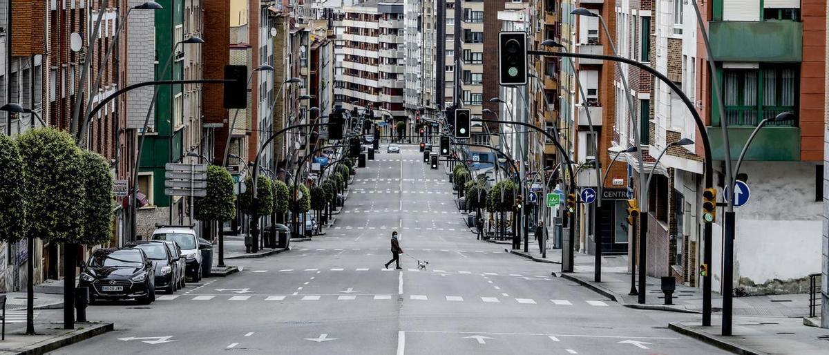 Detingut a Gijón per agredir i tancar la seva parella al lavabo