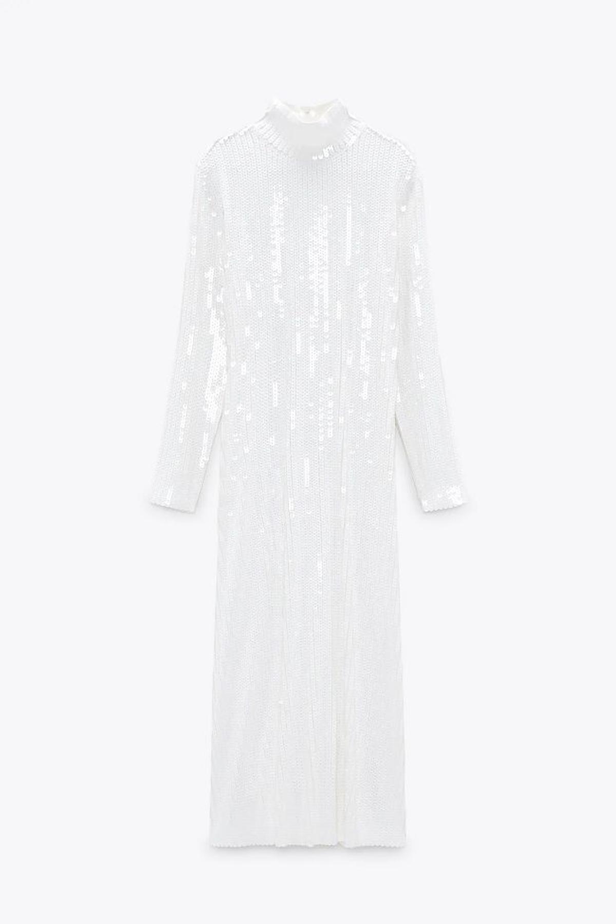 Vestido blanco de punto con lentejuelas, cuello subido y largo 'midi', de Zara