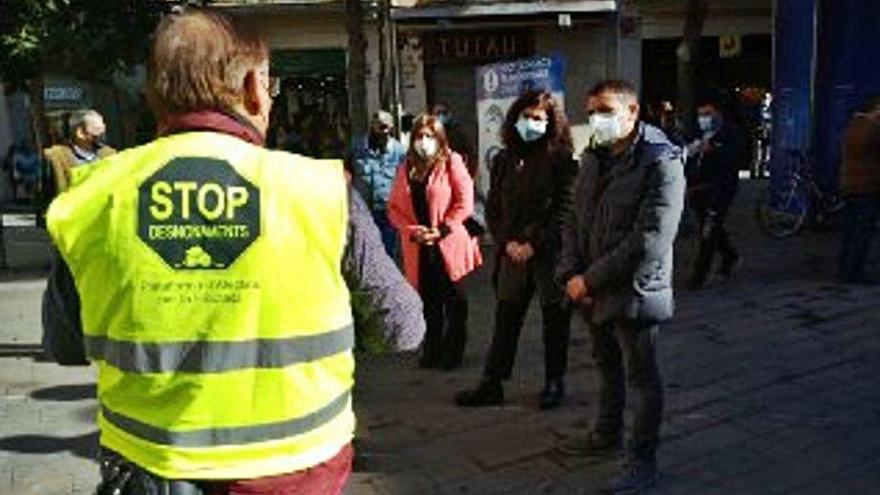 Els membres d&#039;En Comú Podem, reunits amb la PAH.