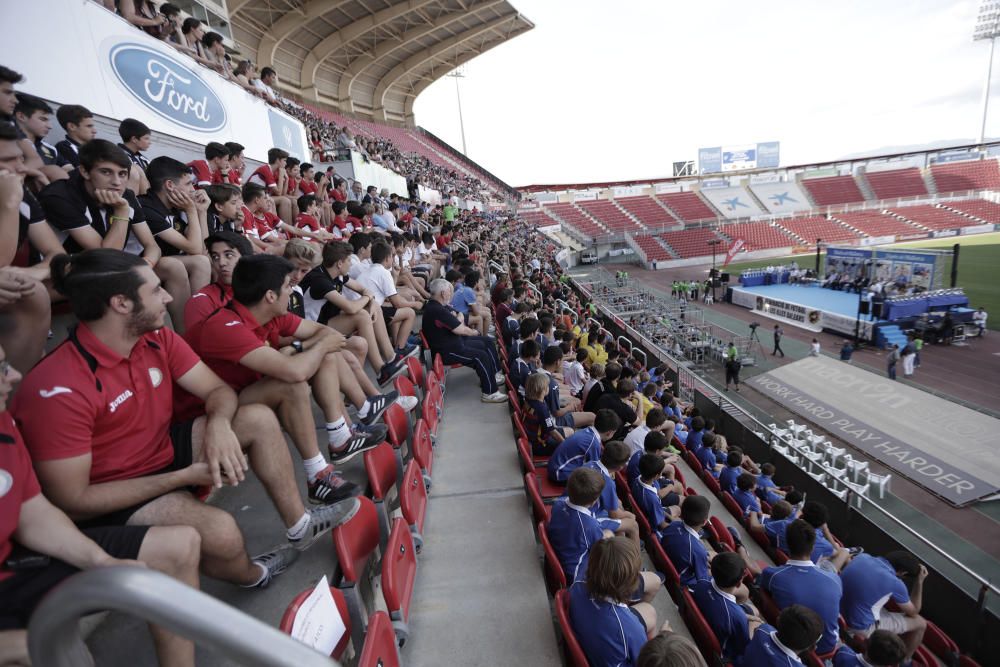 Búscate entre el público de la X Fiesta Campeones Fútbol Base 2016