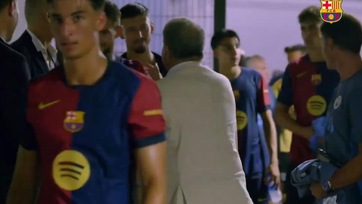 El presidente Joan Laporta saludó a los jugadores después del triunfo ante el City