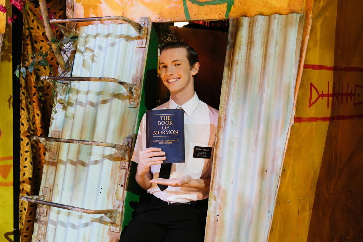 16.02.2026. MADRID. Entrevista con dos actores del musical The Book Of Mormon: Nicolás Colomer y Kevin Tukuen en el Teatro Rialto, en Madrid. Foto: Alba Vigaray