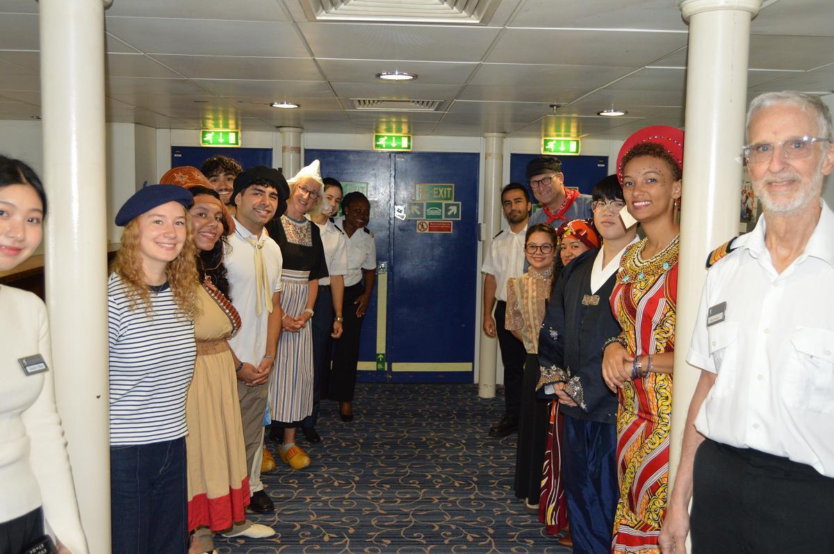 Tripulantes Logos Hope