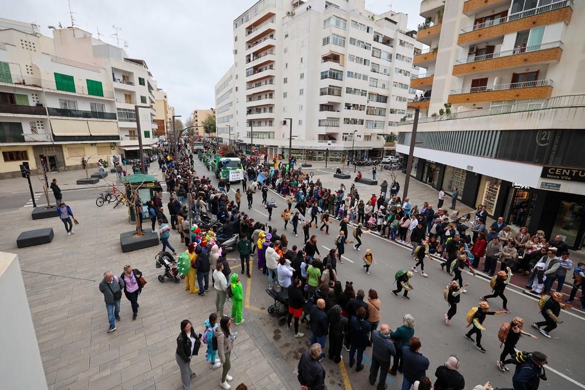 Búscate en las imágenes de la rúa de Carnaval de Ibiza