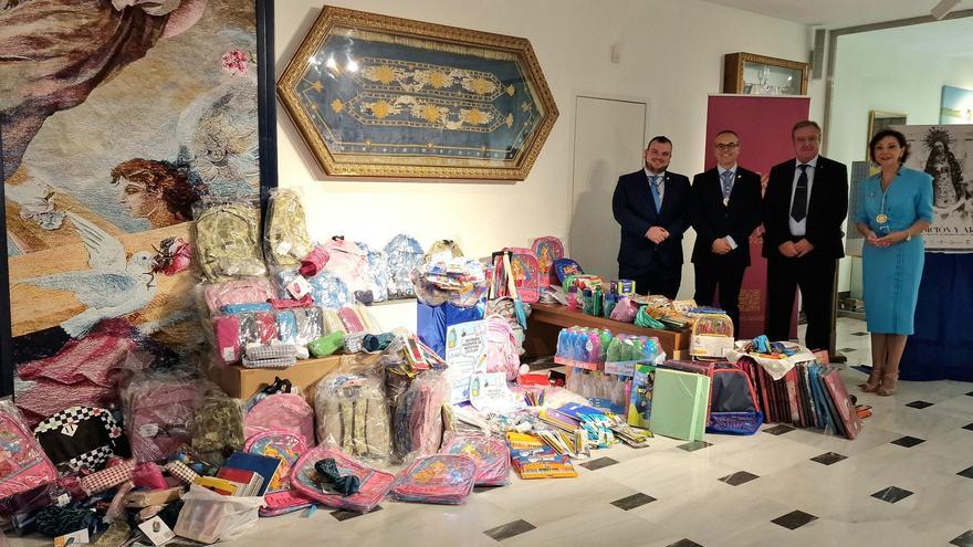 El Paso Azul de Lorca recoge más de 150 kilos de material escolar