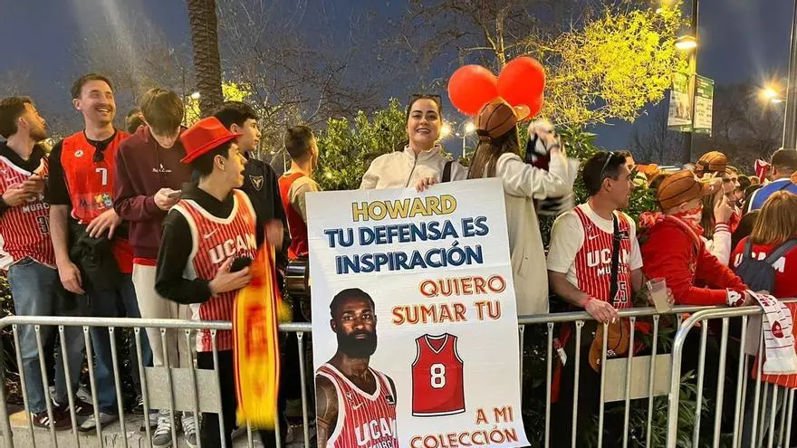 Así ha sido el recibimiento al UCAM Murcia antes del partido de cuartos de final de la Copa del Rey