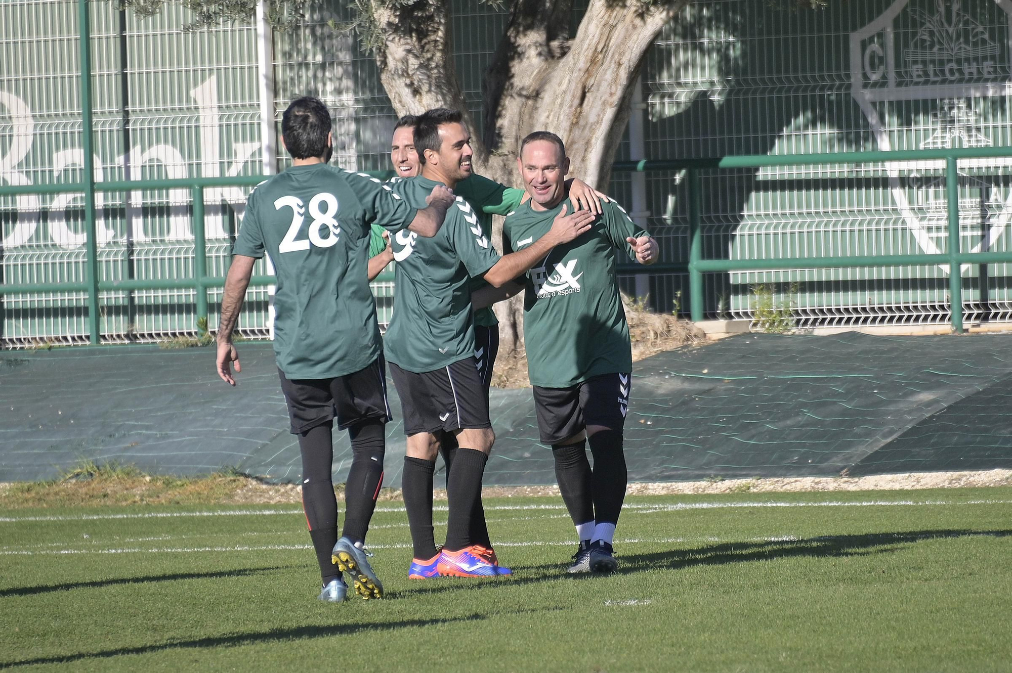 Partido de futbol benefico populares informadores