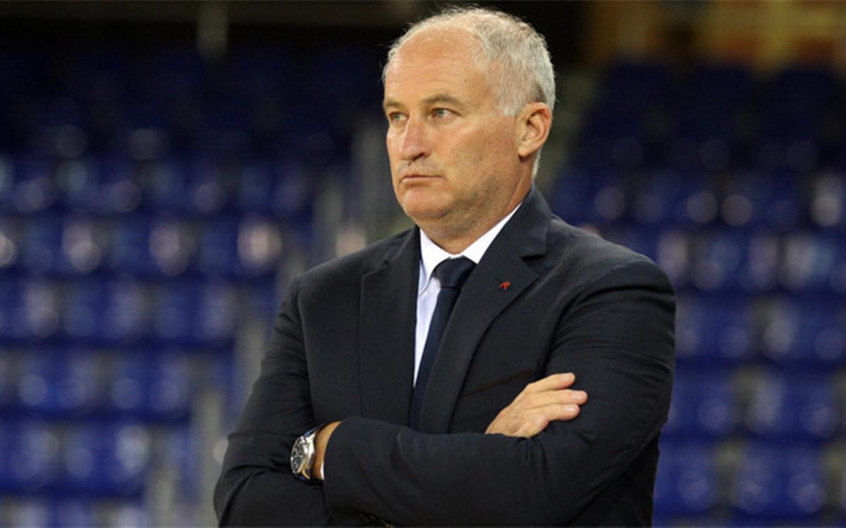 Carmona abandona el banquillo del Barça Lassa