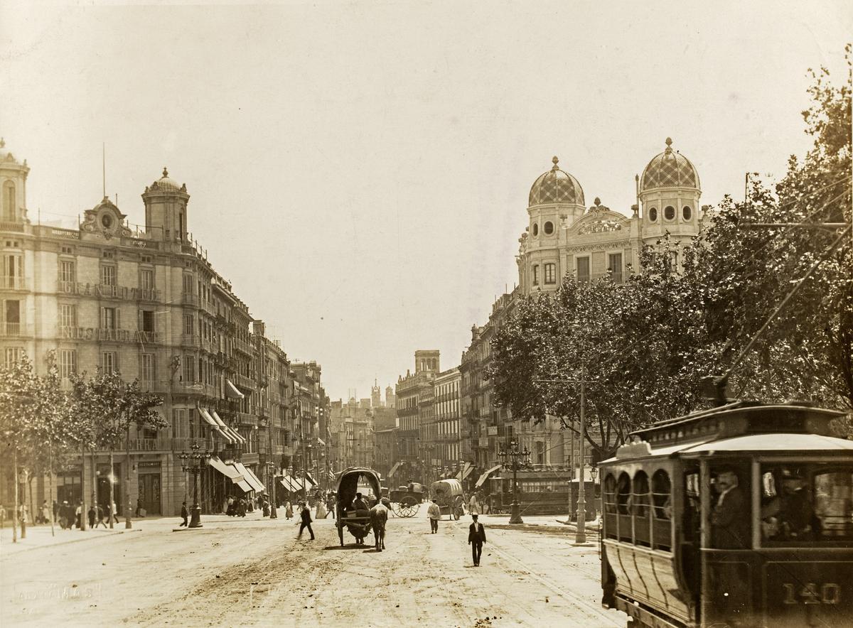 Vista de la Puerta del Ángel. 1902.