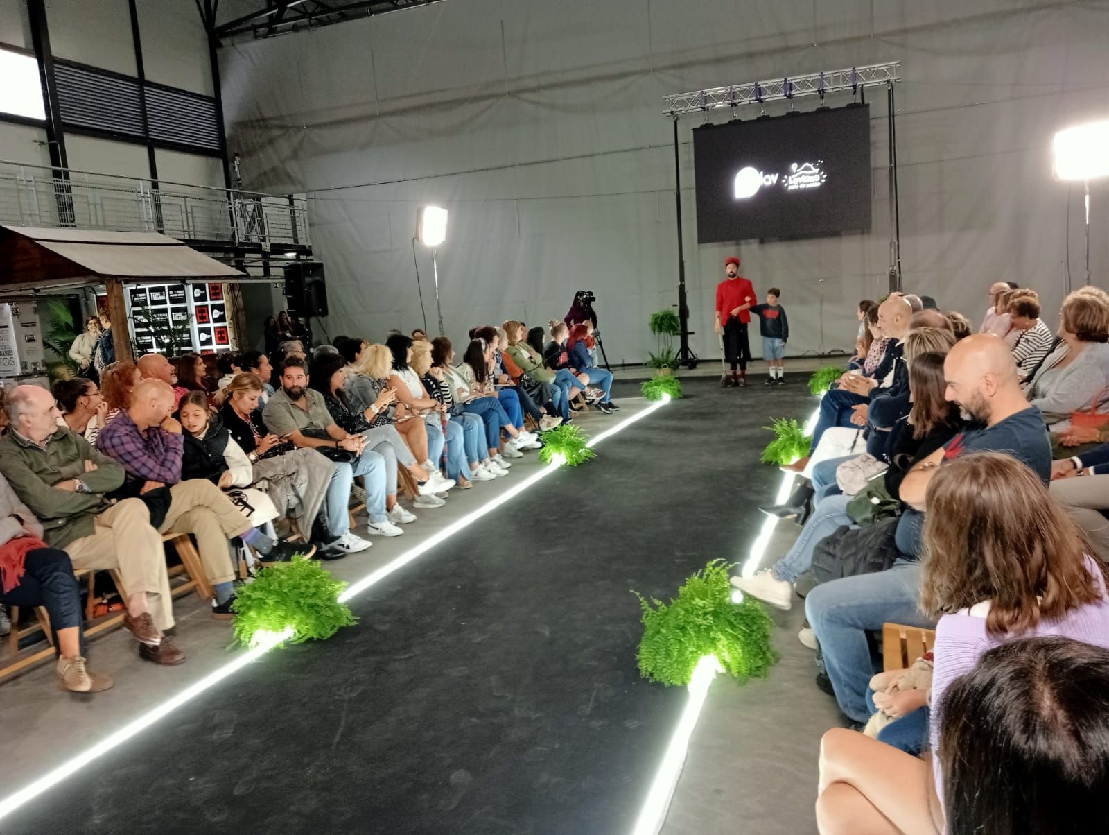 La pasarela de la moda de Laviana, un éxito con 400 participantes