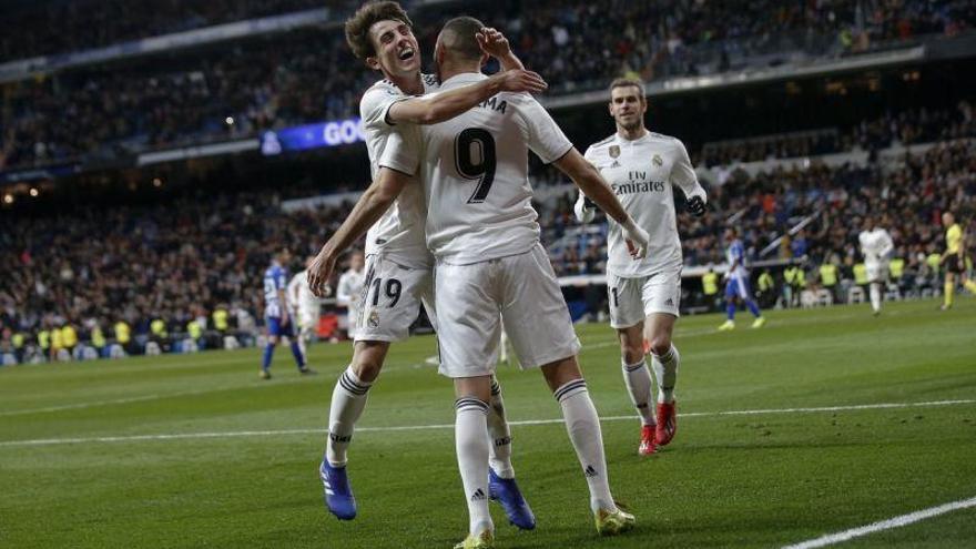 El mejor Benzema impulsa el ánimo del Madrid