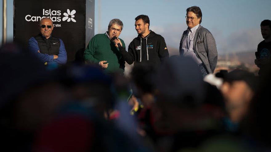 Los participantes en la modalidad 360o, en el momento de la salida desde Expomeloneras.