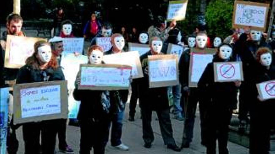 Protesta silenciosa de Cáritas por los derechos de las personas sin hogar