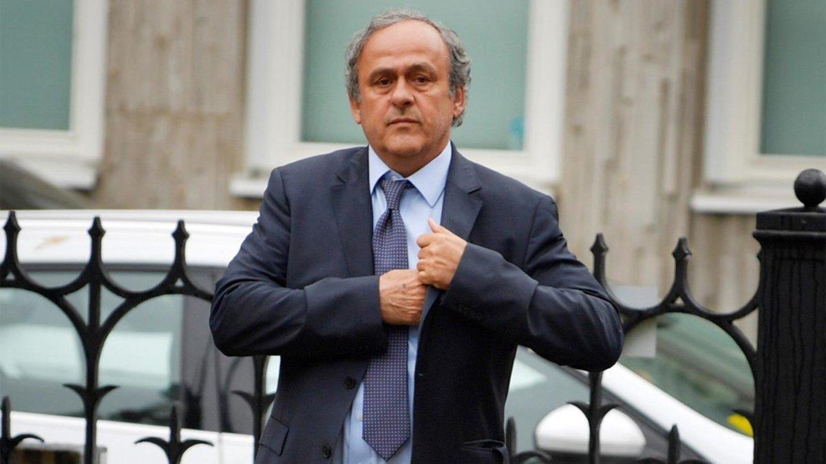 Michel Platini cargó contra la política seguida por el PSG