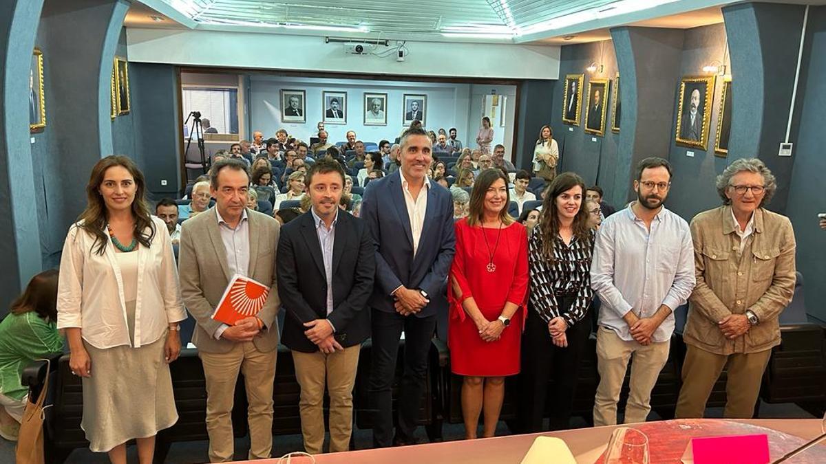 Ribas, Gómez, Ureña, el presidente colegial Recasens, Patricia Gómez, Sans, Pou y Munar.