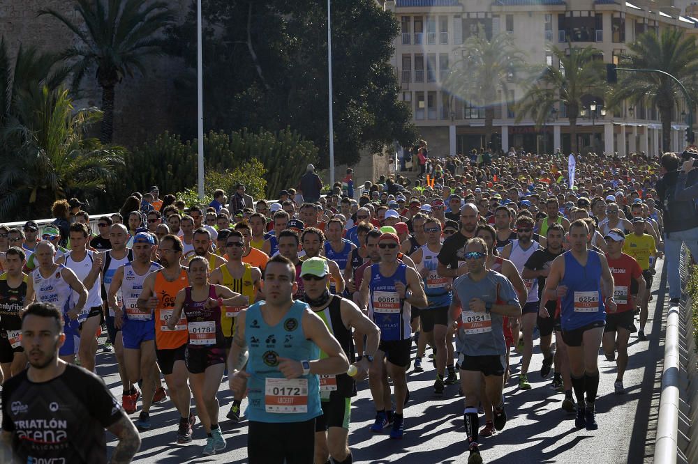 Hassane Ahouchar logra su cuarta victoria en el Medio Maratón de Elche