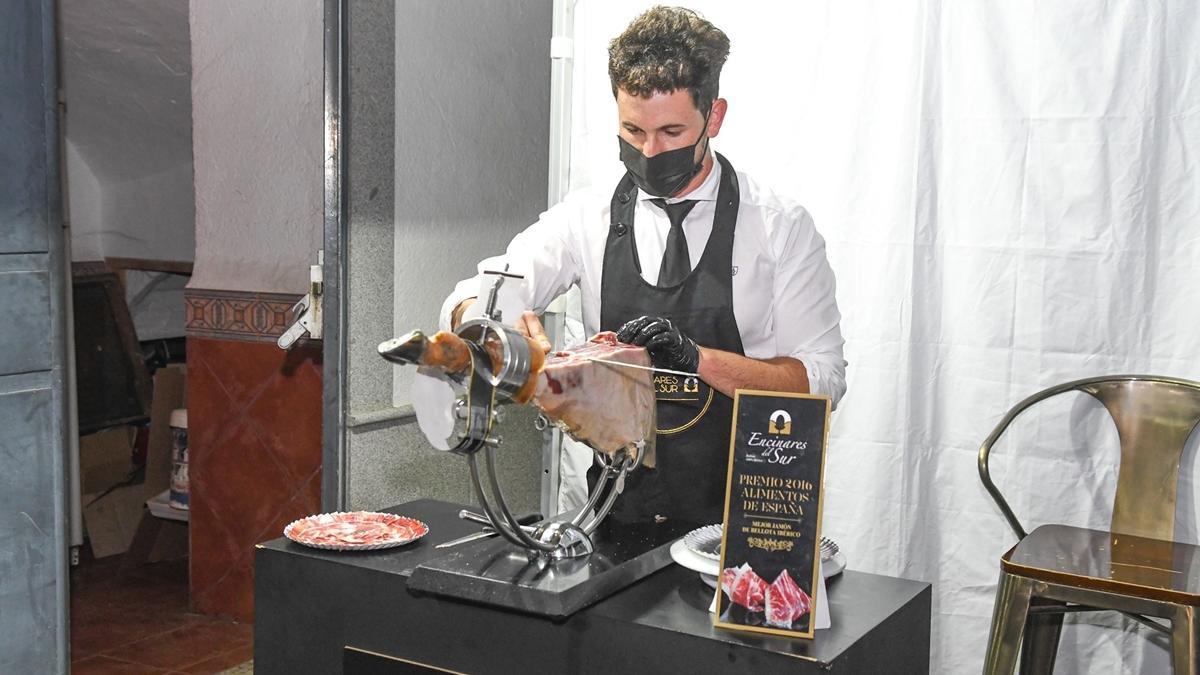 El Concurso Nacional de Cortador de Jamón Ibérico es una de las actividades más destacadas.