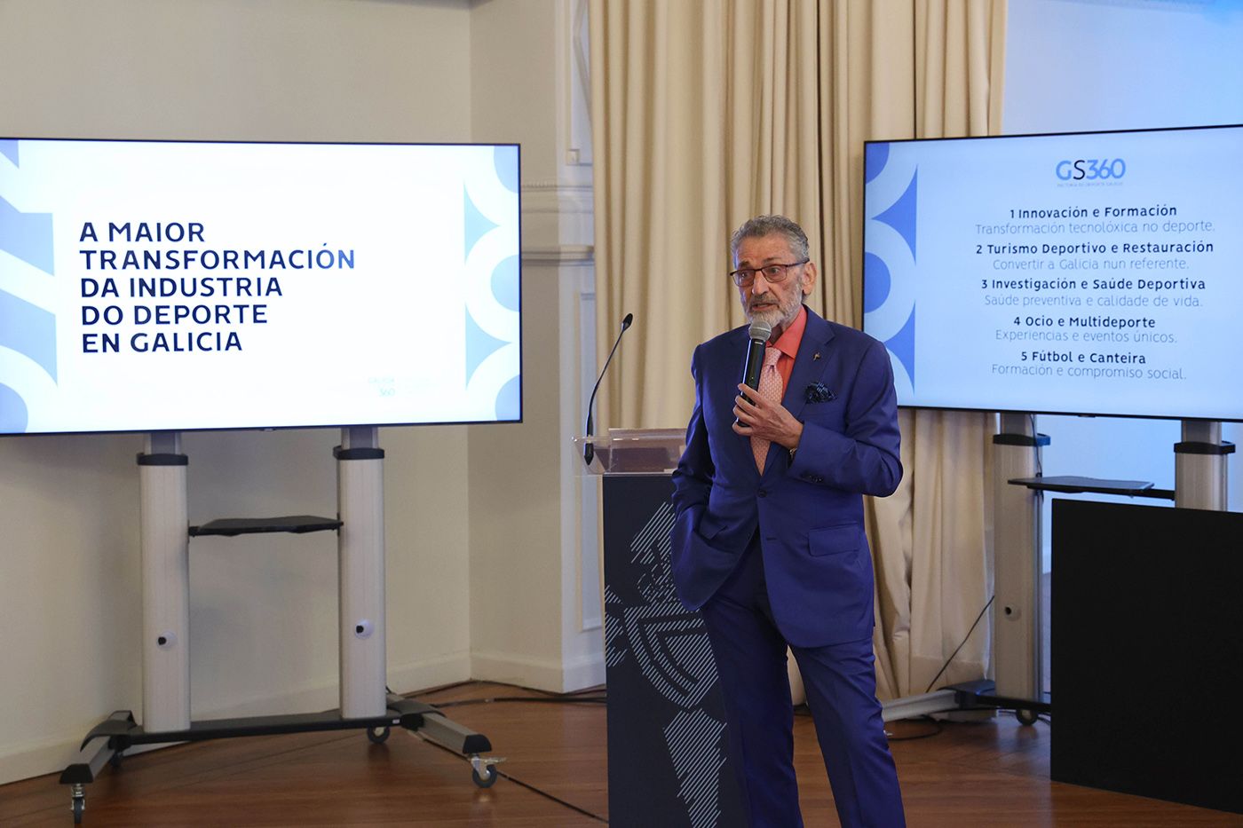 Carlos Mouriño presentó el proyecto ayer en la sede del club en la calle Príncipe Alba Villar