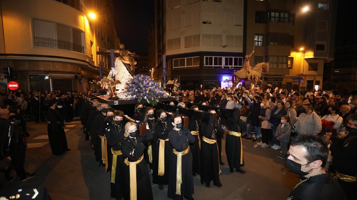 Hermandad de la Flagelación y Gloria de Elche durante la procesión del Jueves Santo de este 2022