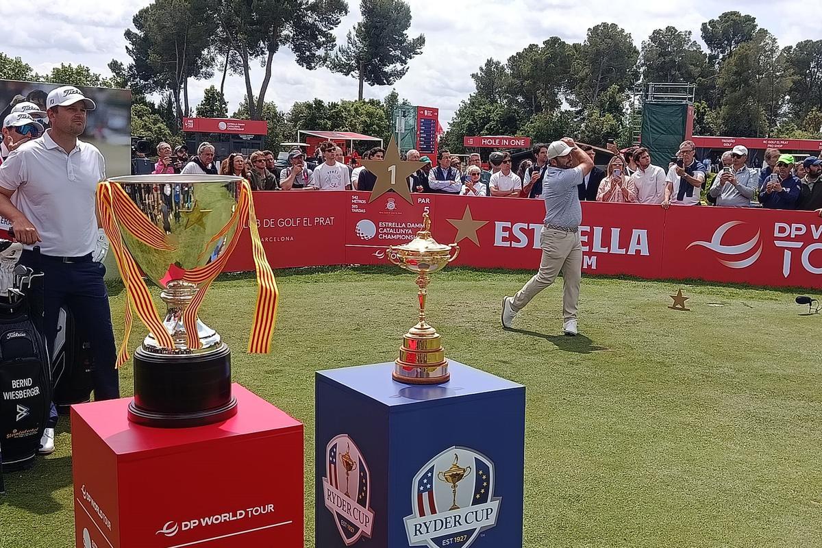Primer golpe de Francesco Molinari momentos después del homenaje a Seve