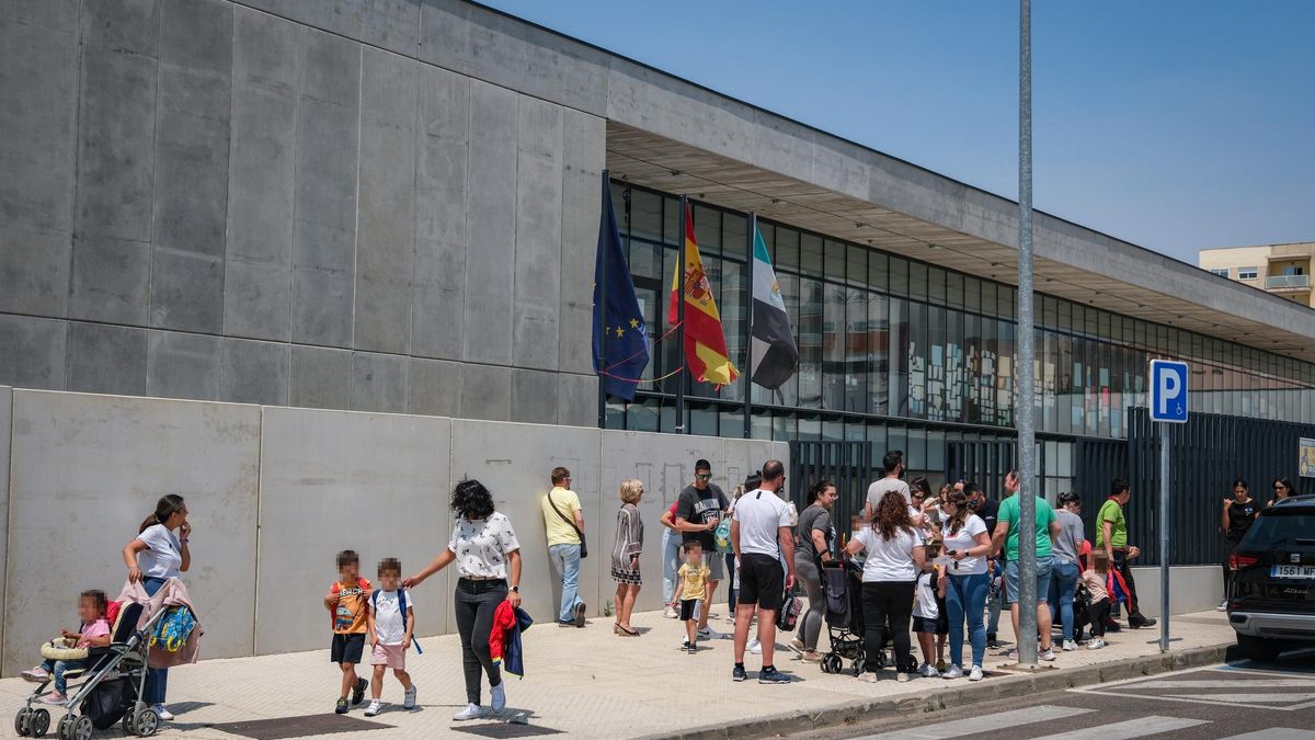 Vista del colegio del barrio Cerro Gordo, uno de los que más solicitudes de escolarización reciben cada año desde que se abrió en 2021.