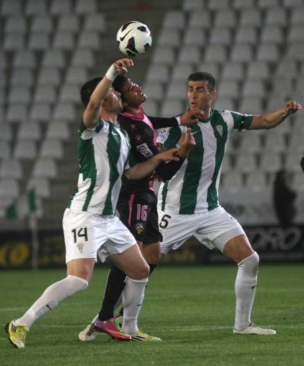 El Córdoba homenajea a Juanín con una goleada