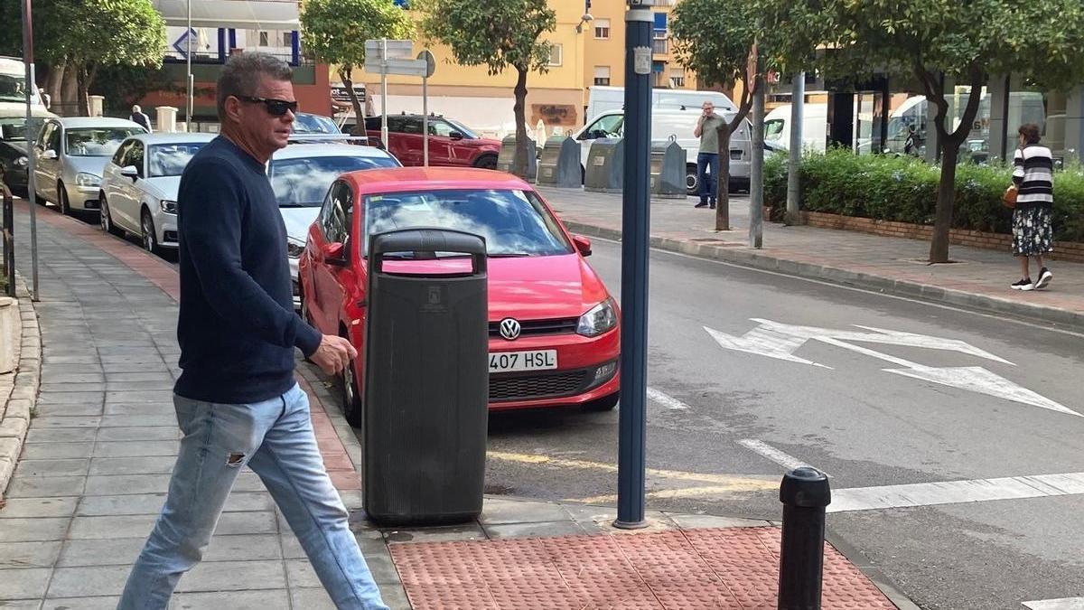 El hijastro de la alcaldesa, Joakim Broberg, abandona este jueves los juzgados de Marbella.