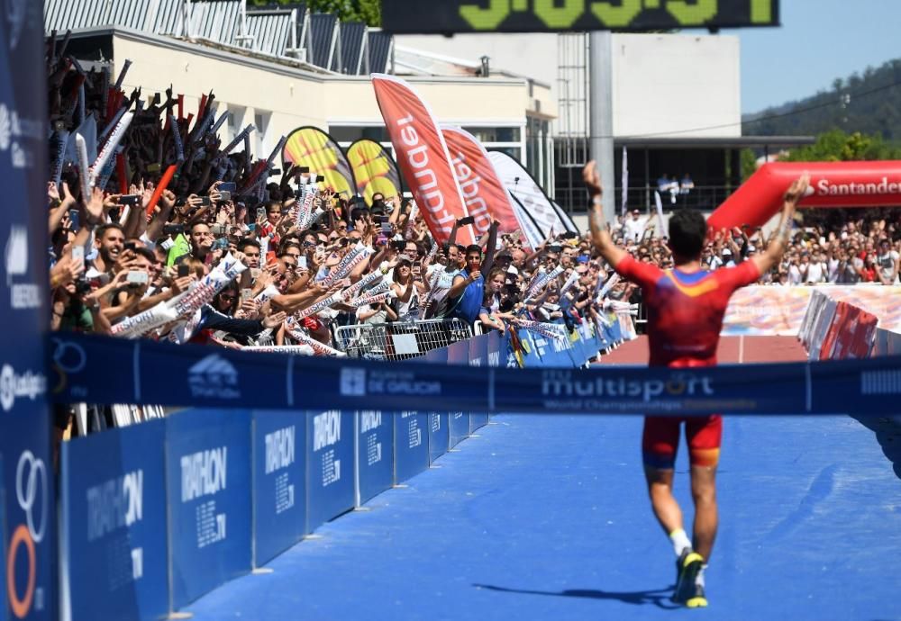 El Mundial de Triatlón en Pontevedra, la fiesta del deporte. // G. Santos