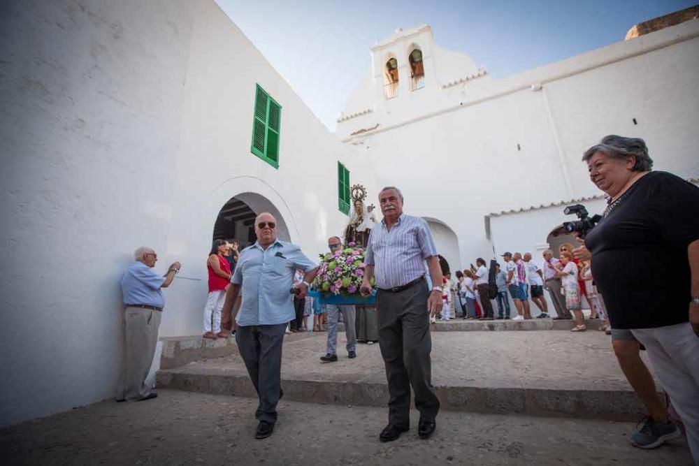 La procesión de la Virgen del Carmen de Sant Antoni congregó a menos público del habitual